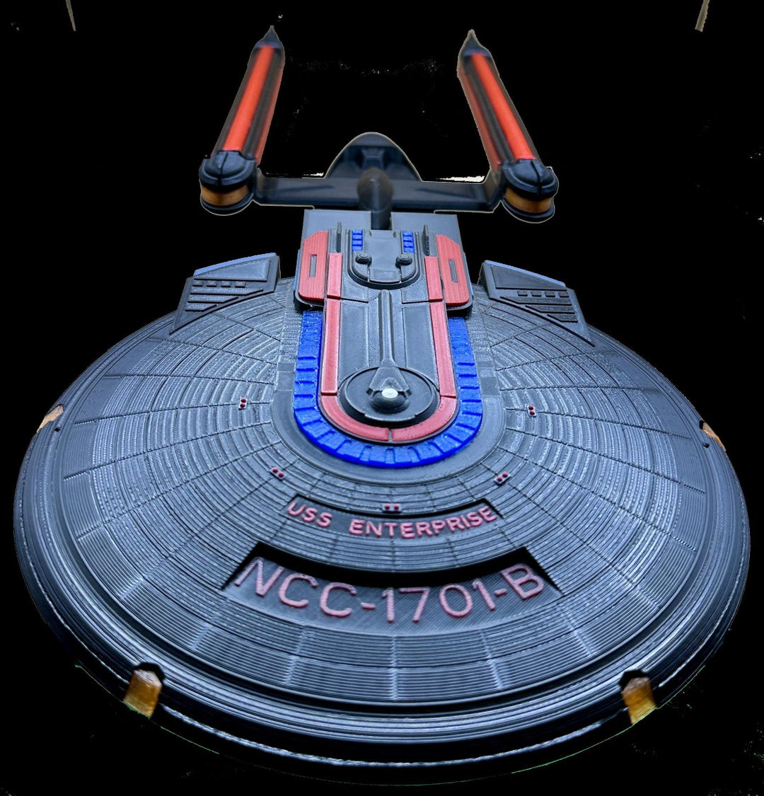 19 Inch Alternate Universe Sleek-Hull Starship Model