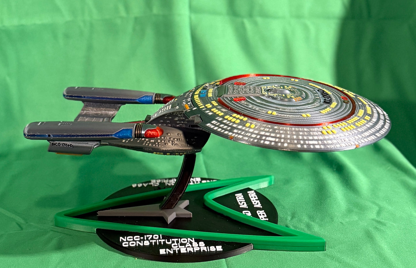 Engage the Galaxy! ✨ 3D Printed USS Enterprise-D (NCC-1701-D)