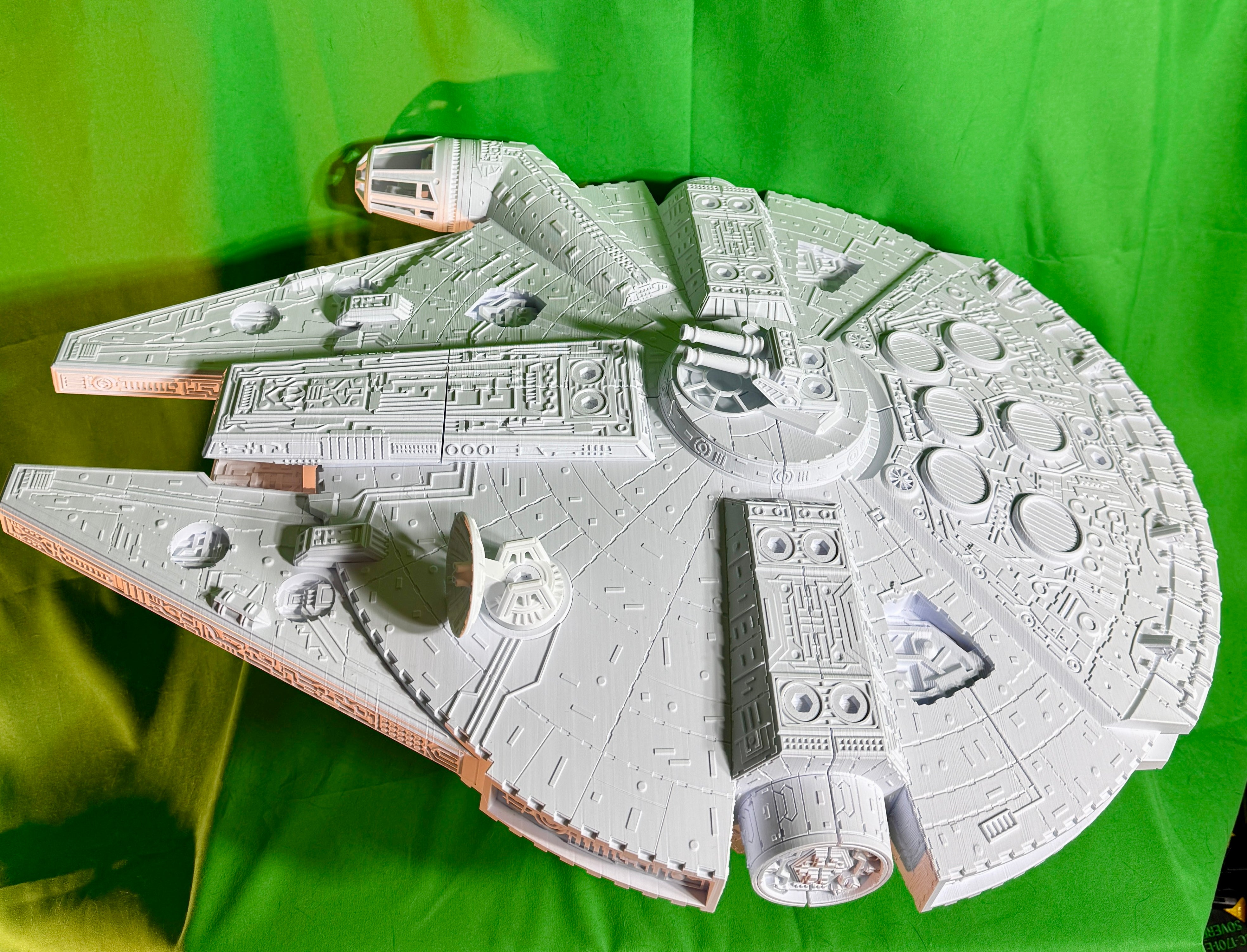 Millennium Falcon (YT-1300) | Massive 23