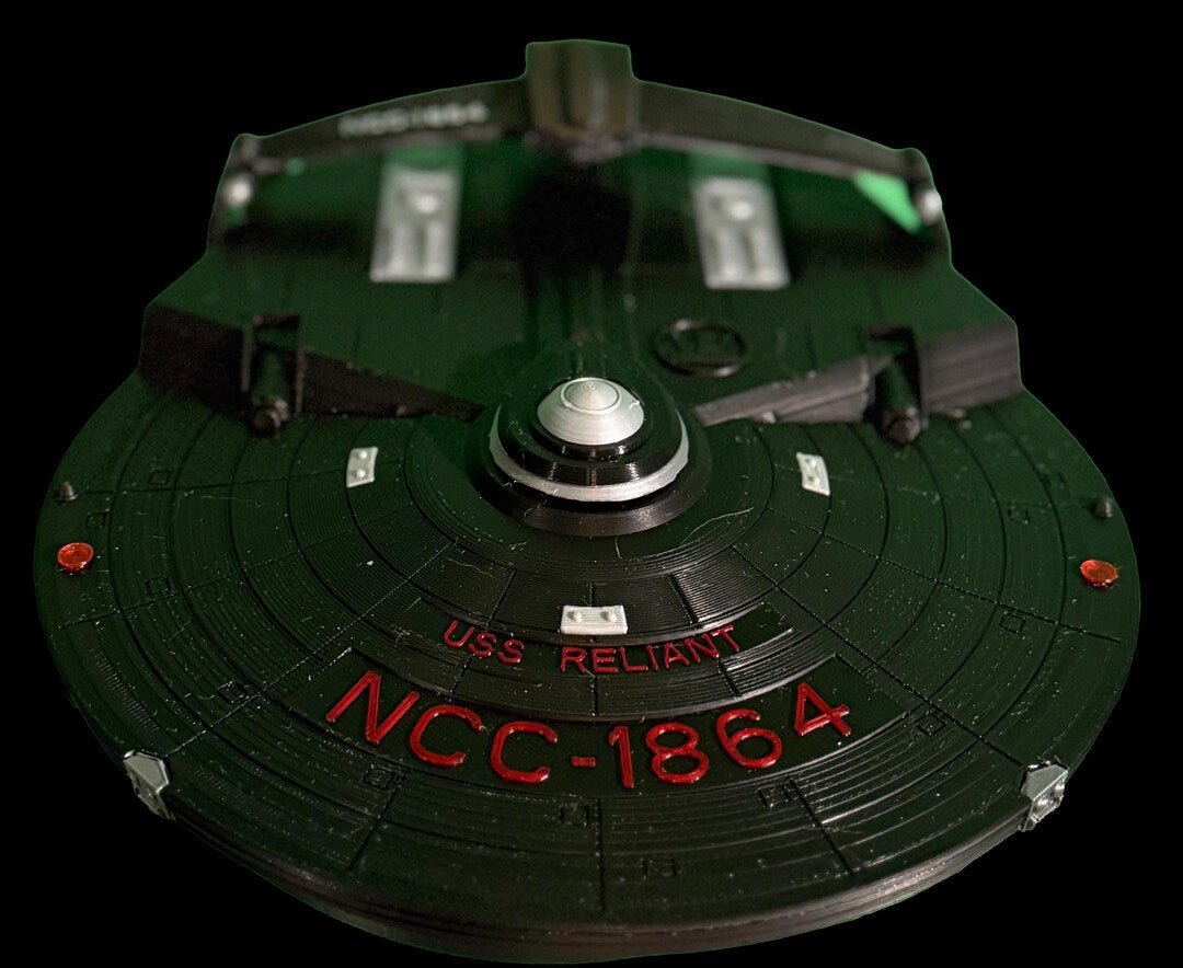 3D Printed Sci-Fi Cruiser Starship Model