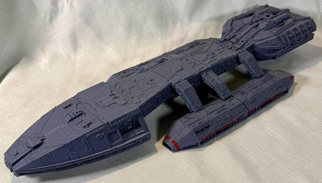Colonial Warship Sci Fi Spaceship Model
