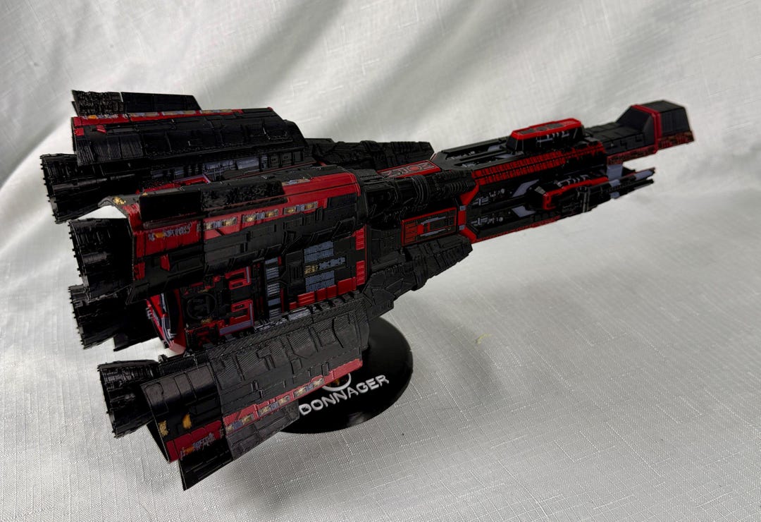 Sci Fi Warship Model, Black and Red Battlecruiser